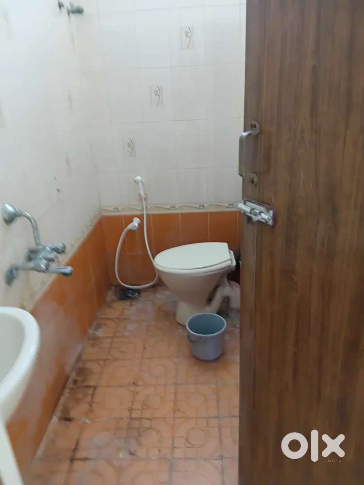 2bhk apartment for lease near prestige apartment iyyappanthangal