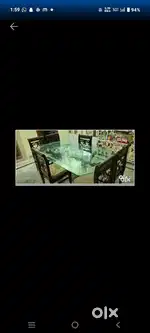 Dining table in new condition