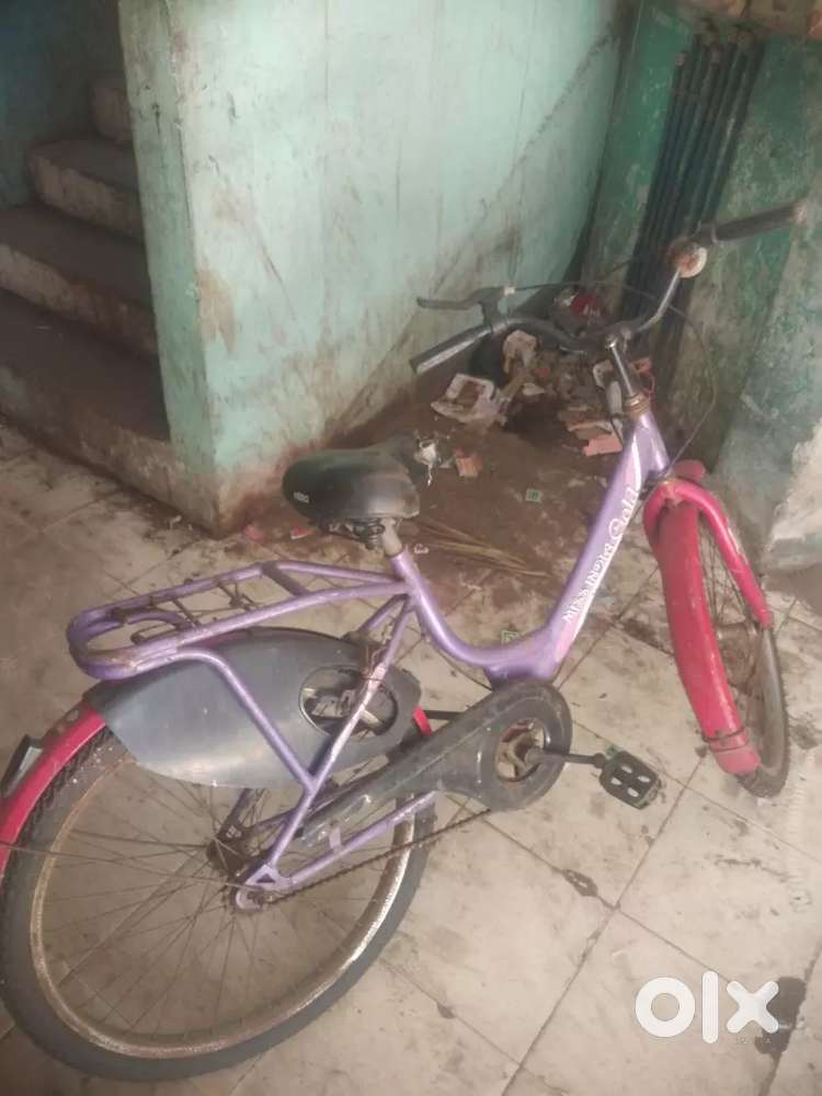 Girl cycle