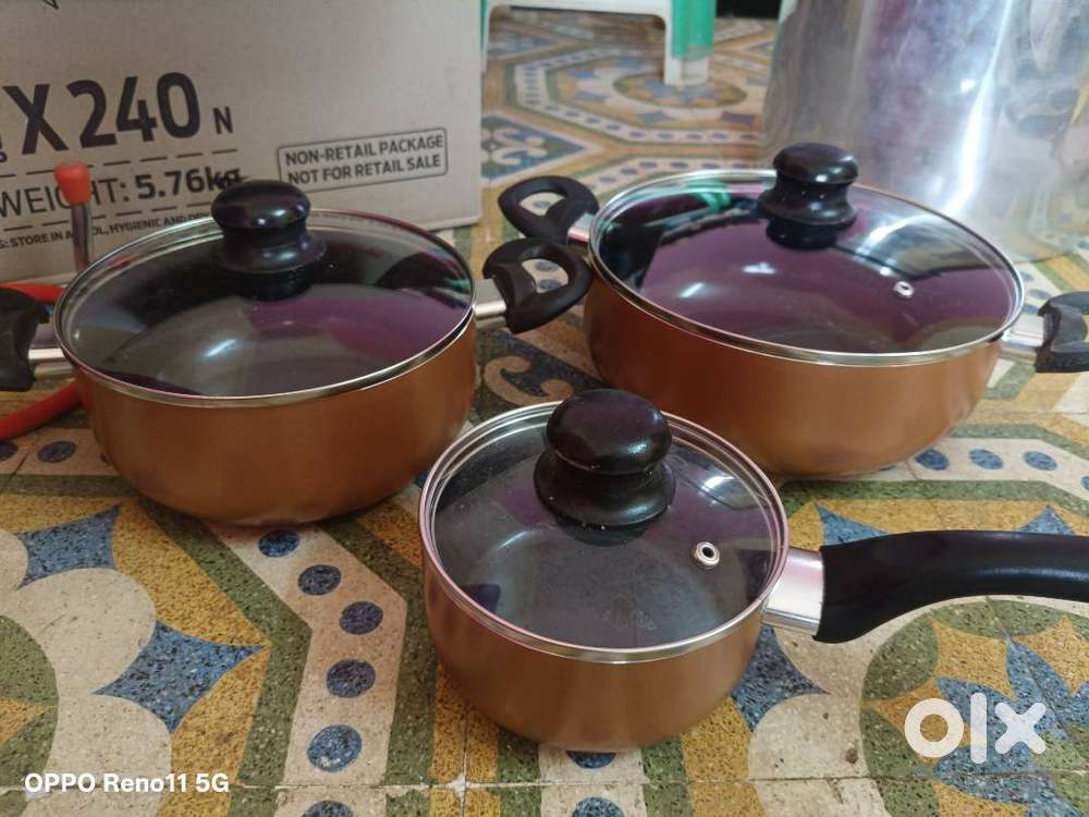 New dinner set & other kitchen use items for sale