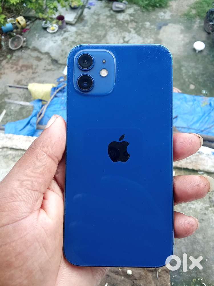 I phone 12 4 64b bettry 79%