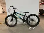 Hero whistle 20” cycle with side wheels, mint condition