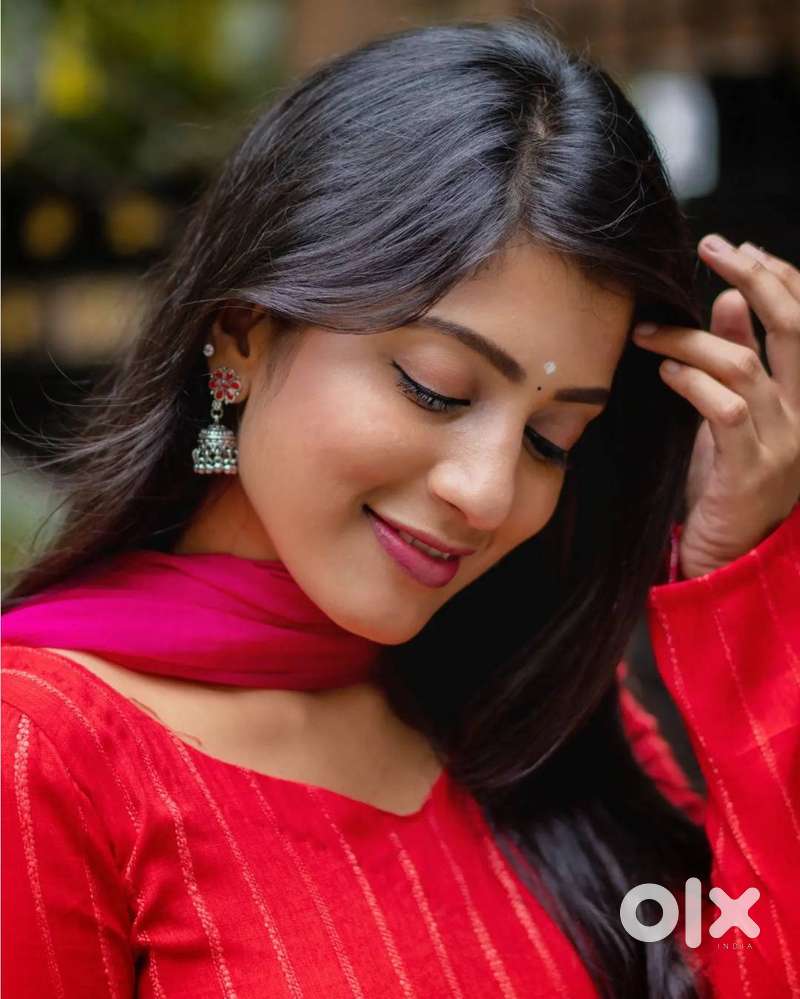 Photoshoot modelling MNC brands female urgent opening