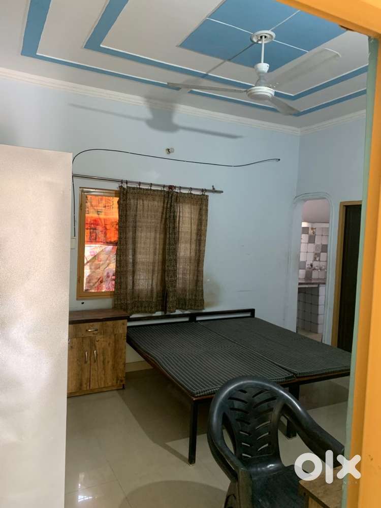 ROOM FOR RENT NEAR GRAPHIC ERA HILL