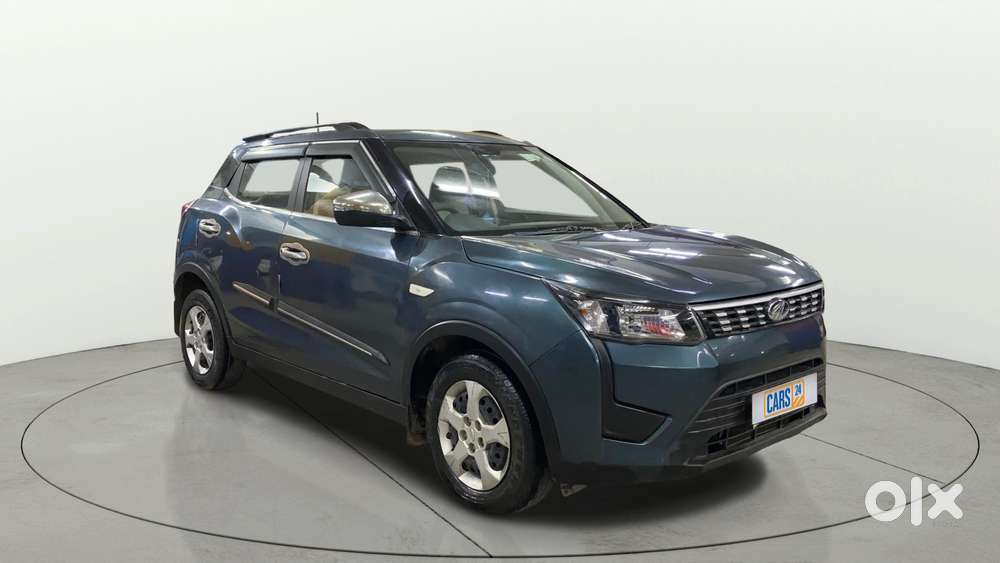 Mahindra XUV300 W6, 2022, Petrol