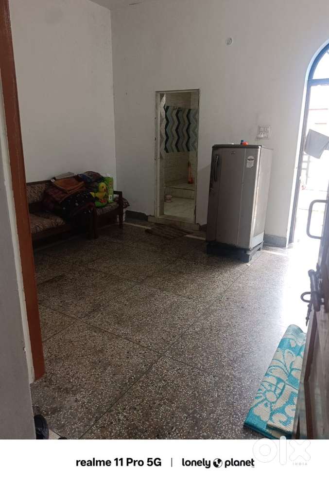 Only for girls 1bhk sir syed nagar.