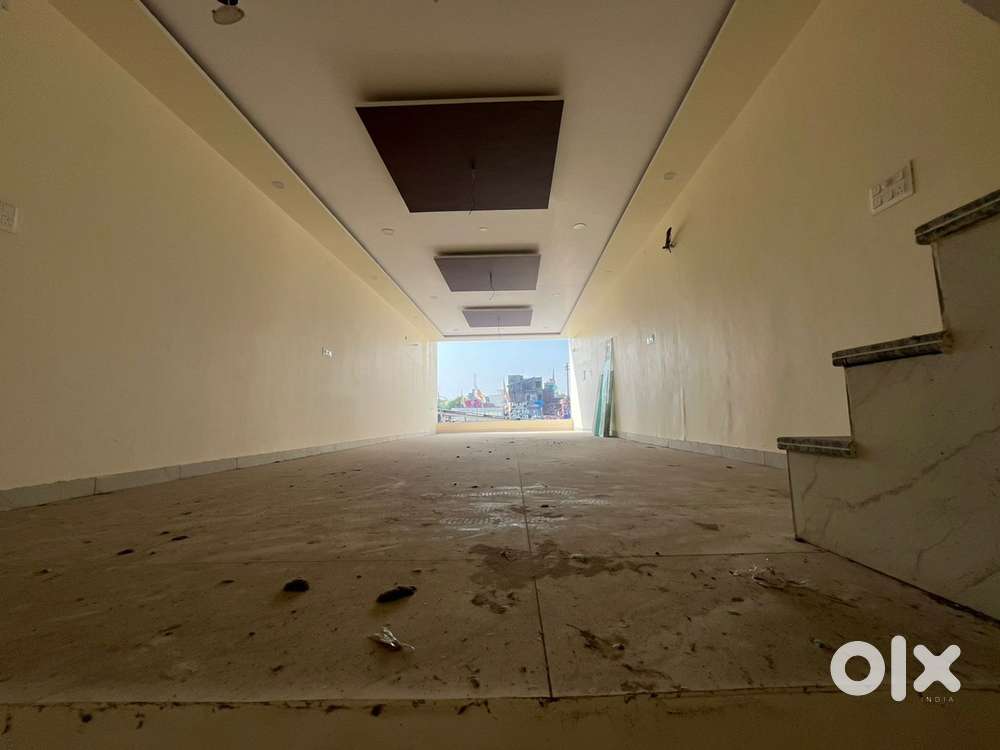 Triple storey ready to move showrooms for sale