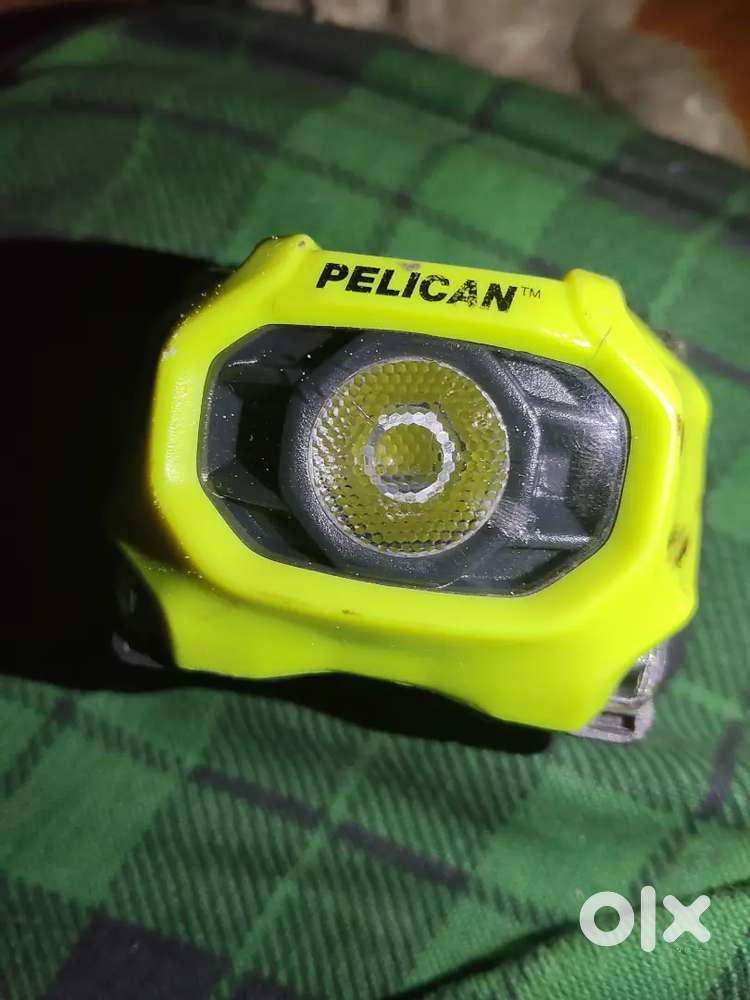 Pelican 2745 hand lamp (yellow)