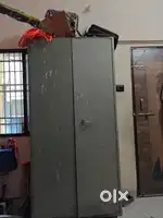 Purani majbut almari
