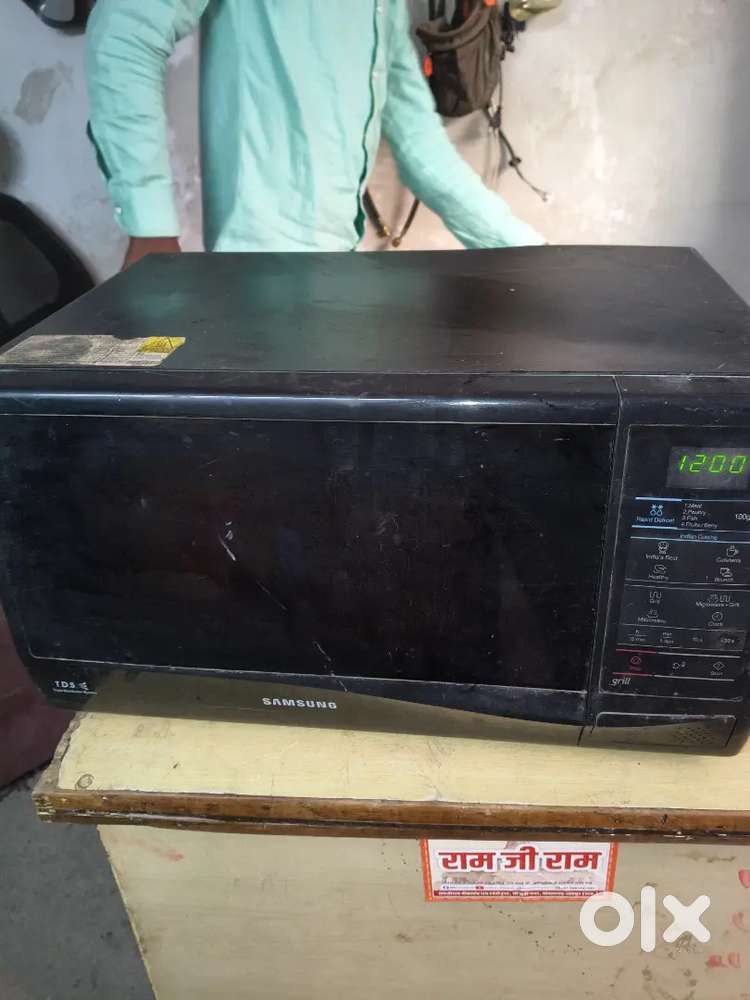 AC good condition oven
