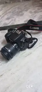 Canon EOS 200D