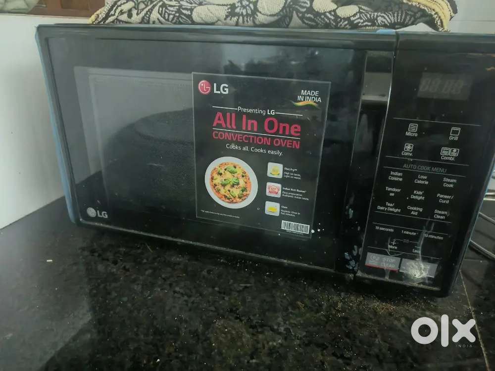 LG MICROWAVE OVEN. MC2146BG