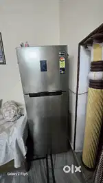 Samsung refrigerator 345 litres...
