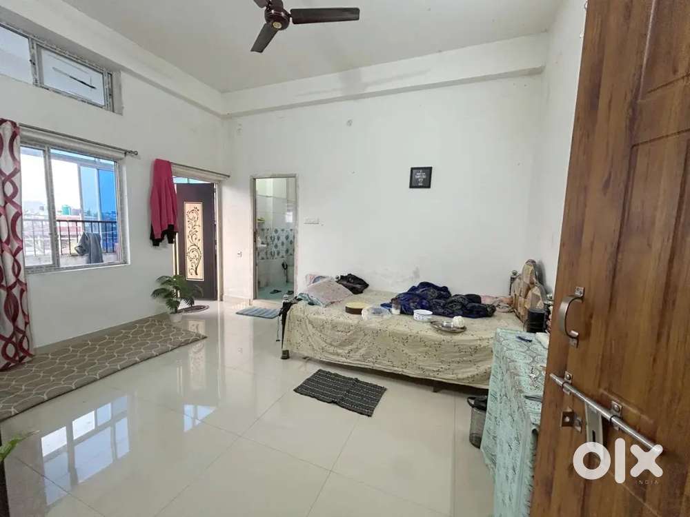 At Ganeshguri 3Bhk Resale ready to move flat for sale