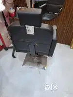 Salon cutting chairs