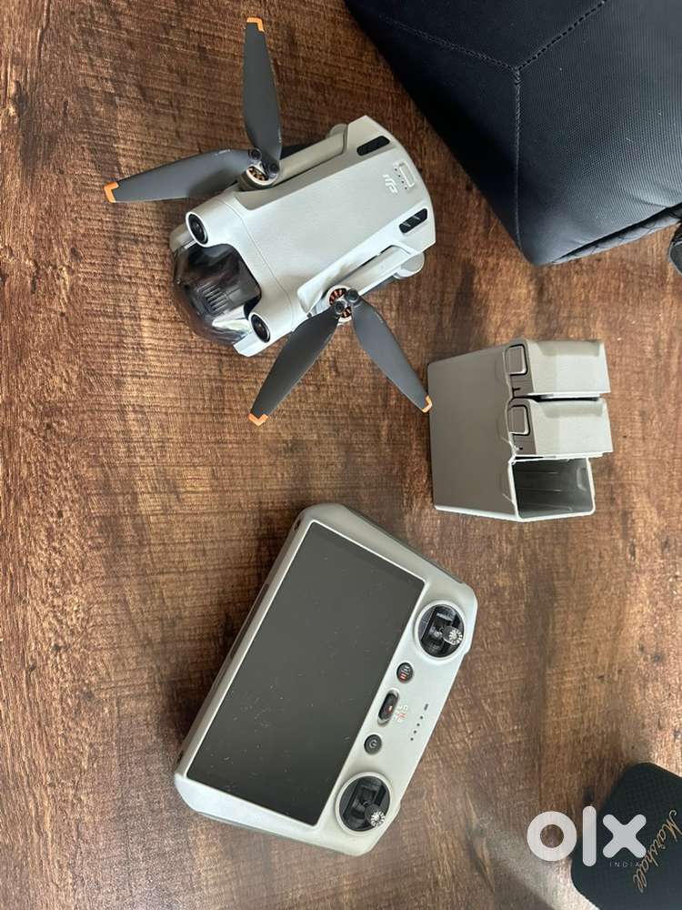 DJI Mini 3 Pro (Fly More Combo + DJI RC screen remote)