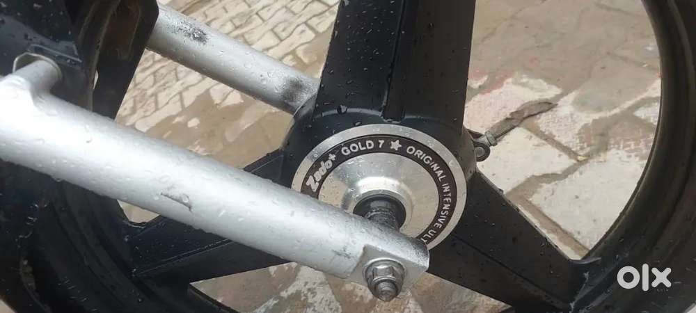 Zado alloy + tubeless tyre