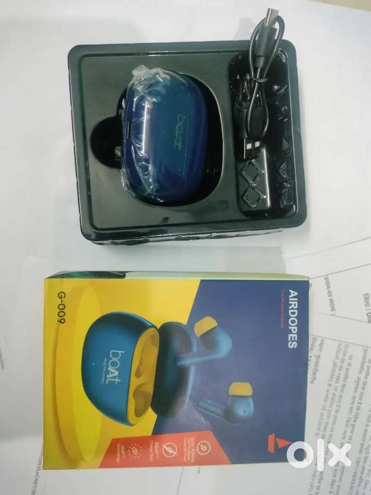 Boat AIRDROP, PLASTIC PACK , 30 hrs playback price  850 ₹