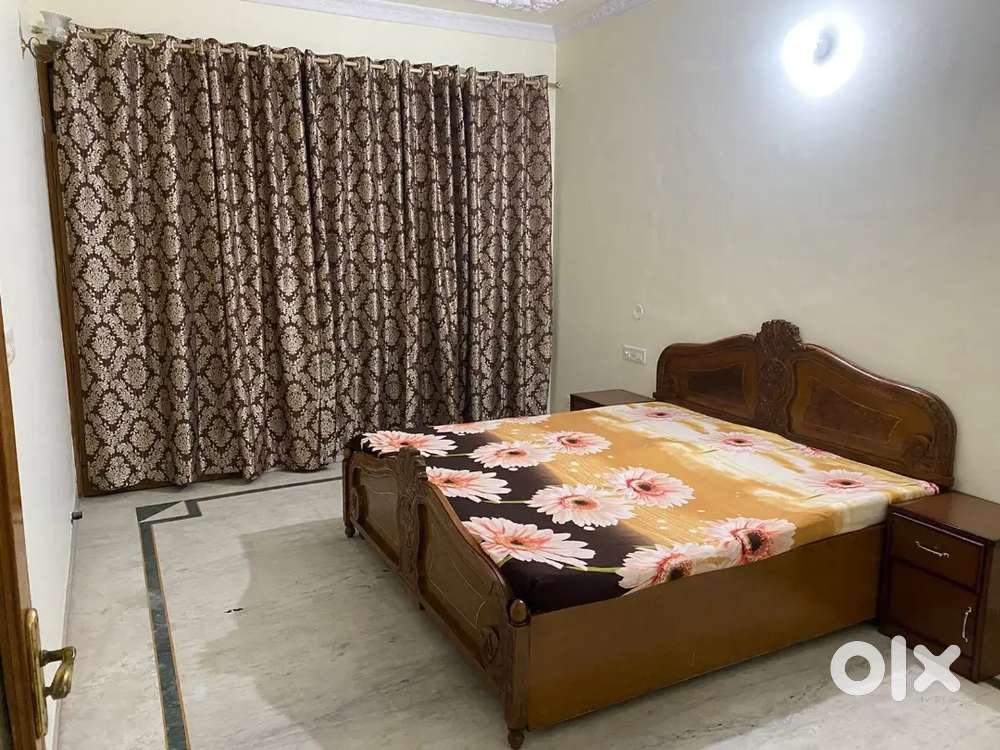 Owner Free Ground Floor 2AC Fully Furnished independent Brokerage 50%