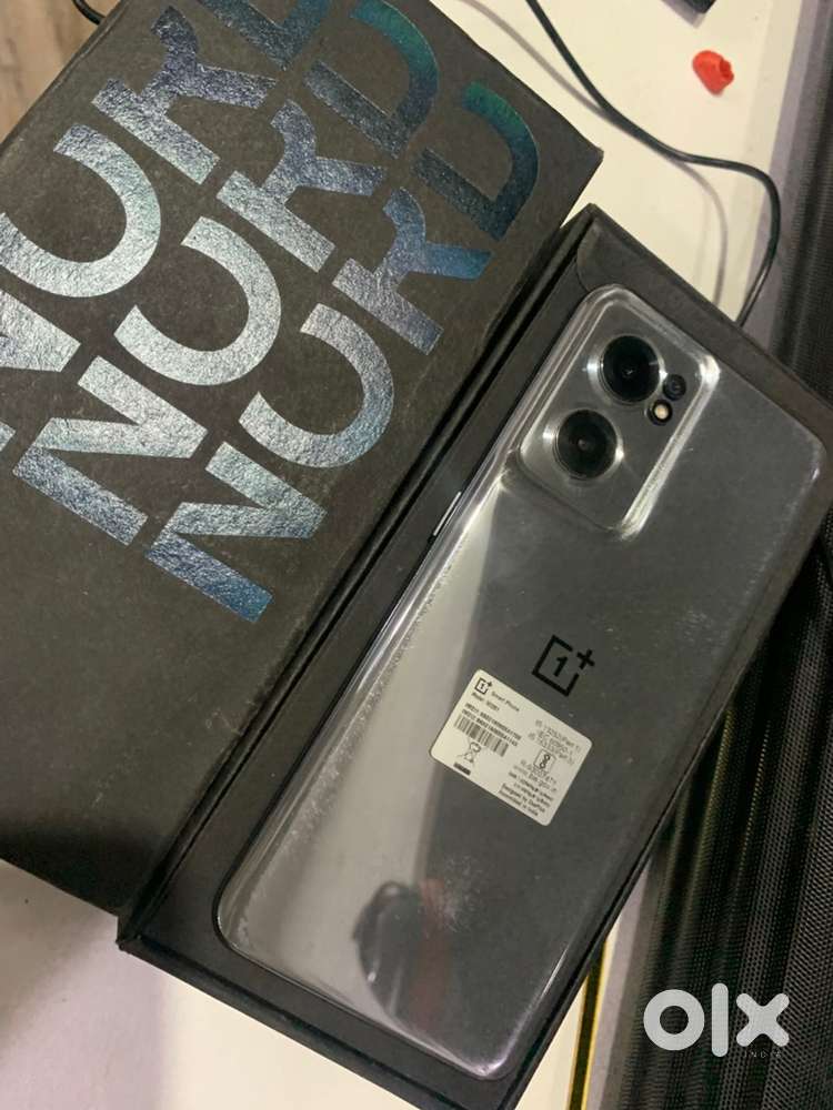 one plus Nord CE 2 8/128 gb 5g mirror silver top end condtion