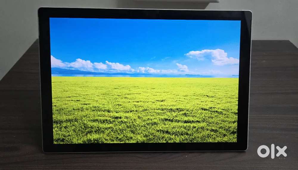 Microsoft Surface Pro 7 + i5 11th Gen 256GB SSD