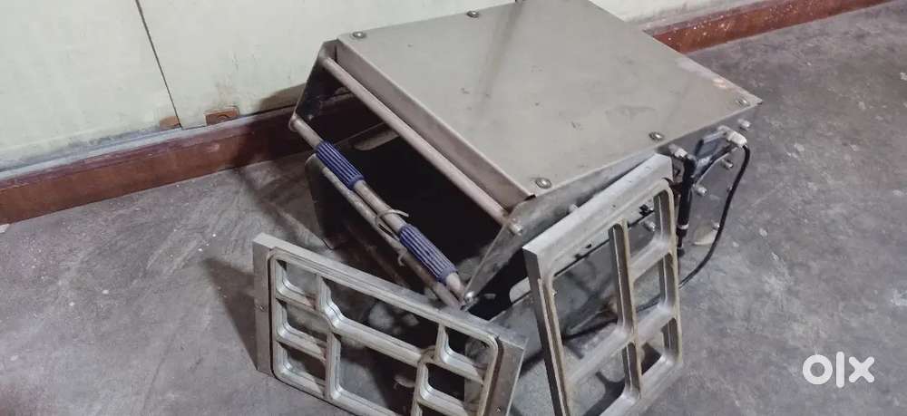 Thali sealing machine