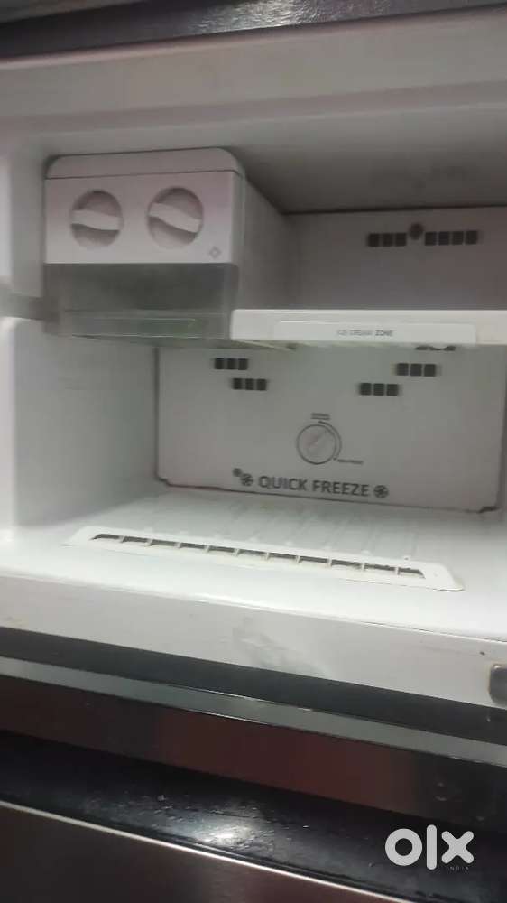 Whirlpool triple door proton 270 litre - excellent condition
