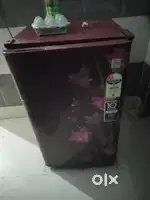 Selling my medium fridge wi excellent condition with 10 year warranty