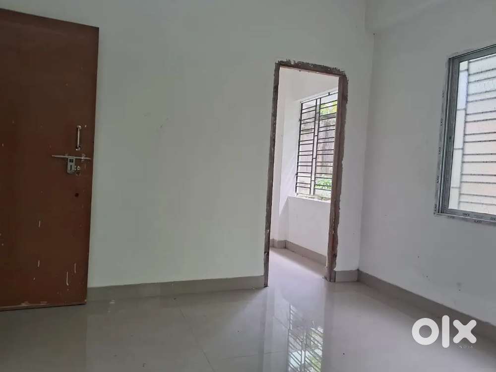 2 BHK ready flat in Agarpara at low price