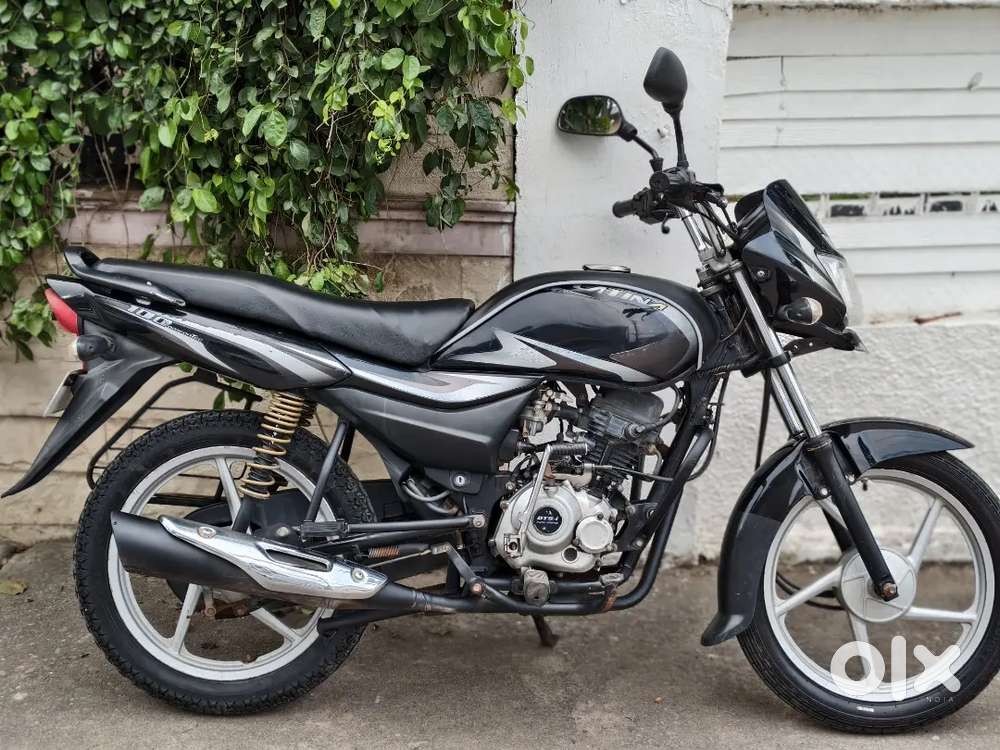 BAJAJ PLATINA 100 CC BIKE SHOWROOM CONDITION