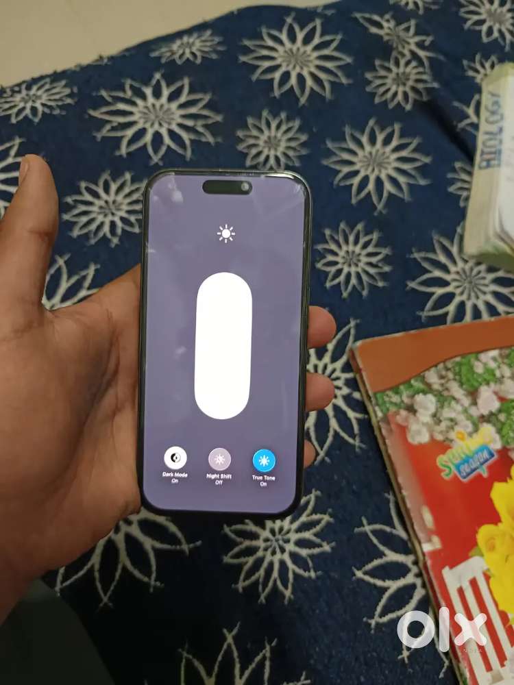 Iphone 15 pro 256 not any single scratch, no dent in mint condition