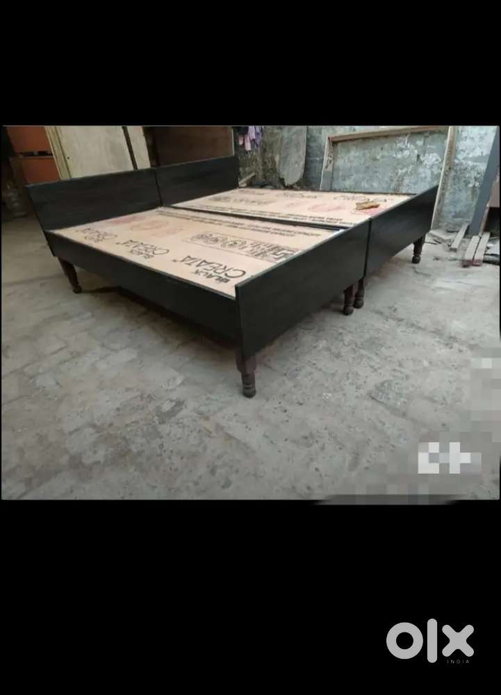 Double bed without box 6/6 at low price available.