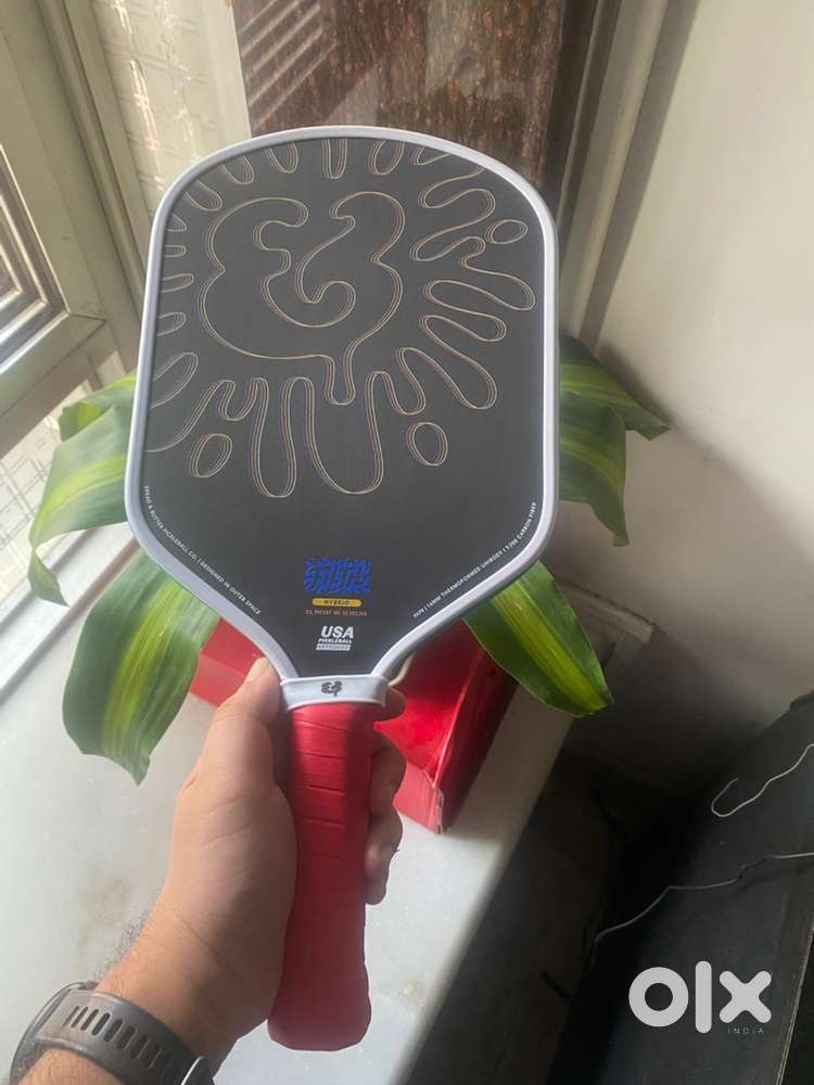Pickleball paddle