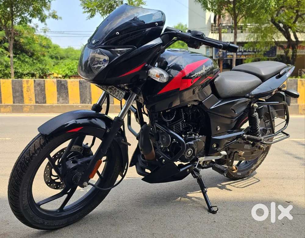 Pulsar 125 Split Seat E20