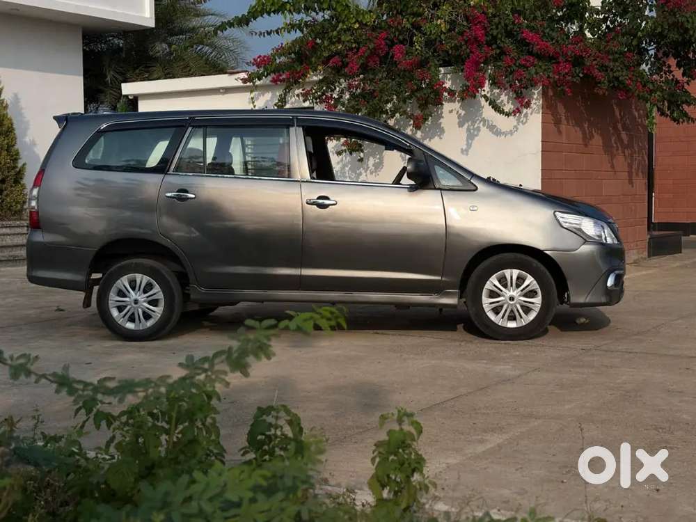Toyota Innova 2012