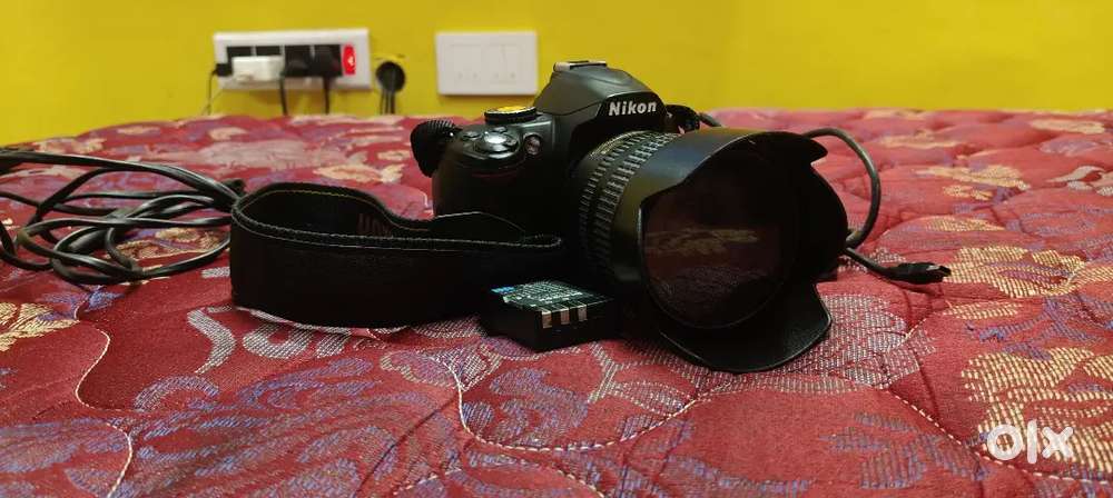 Nikon D3000 DSLR camera good condition