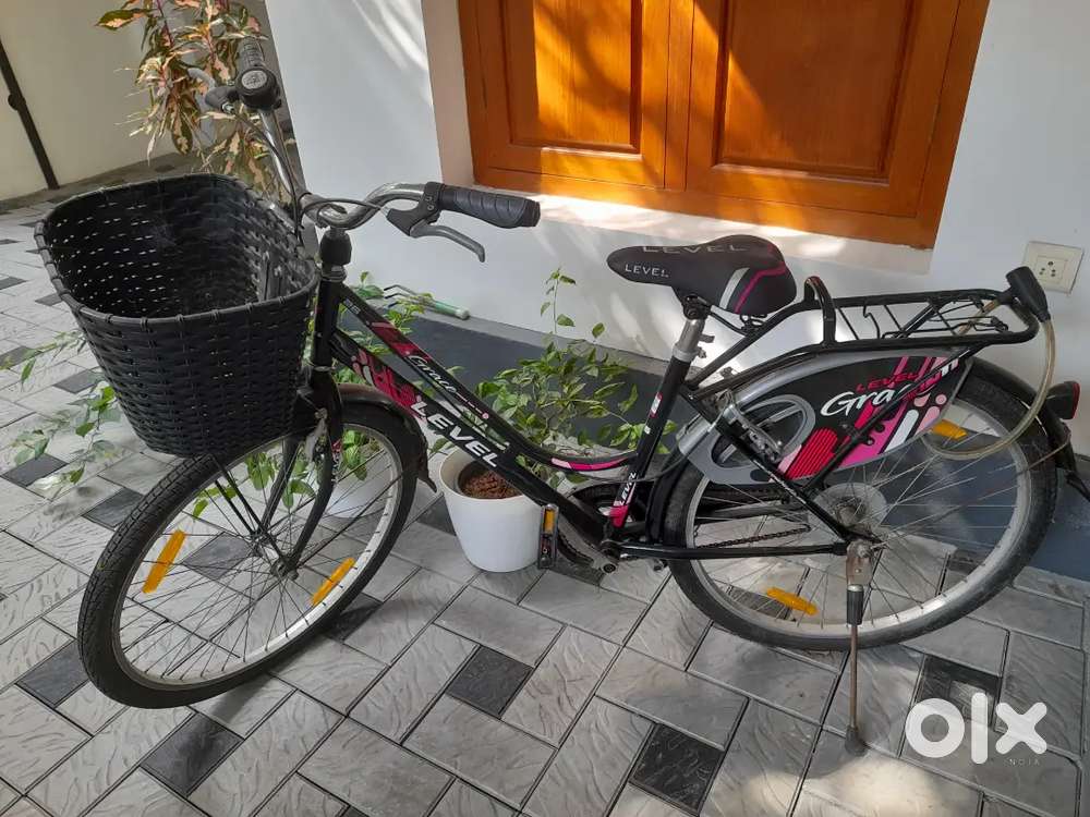 Ladies Cyle (Level Grace) with cycle pump