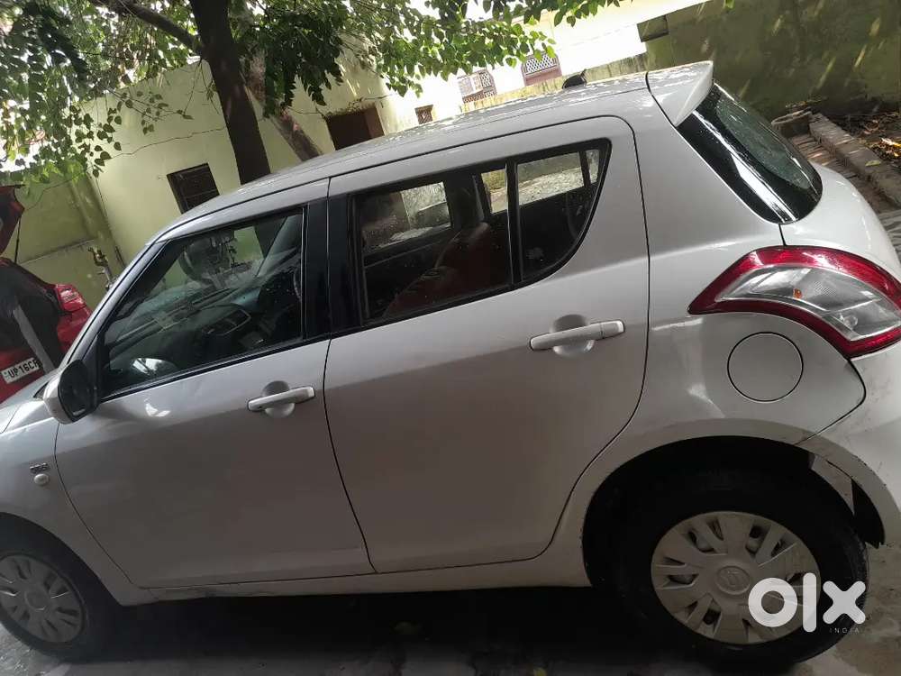 Maruti Suzuki Swift 2015 Diesel 76560 Km Driven