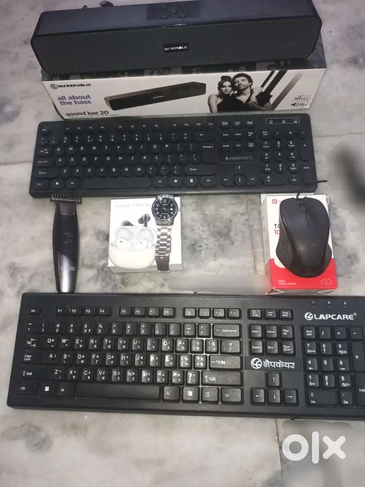 Bunch Of Computer accessories