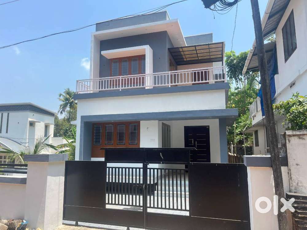 Villa 1500SqFt 4.9cent  3bhk /48 lakh Poochinnipadam   Thrissur