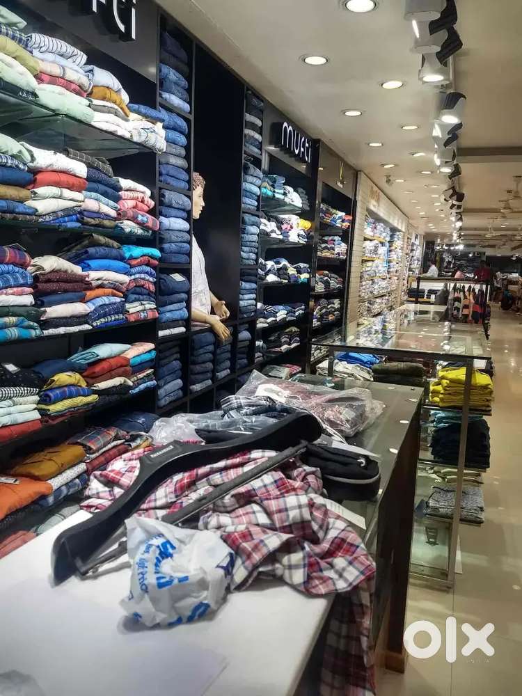 SMART BOY/GIRL SALESMAN REQUIRED AT READYMADE SHOWROOM