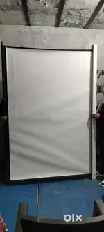 Brand new Projector Screen 7x5 feet