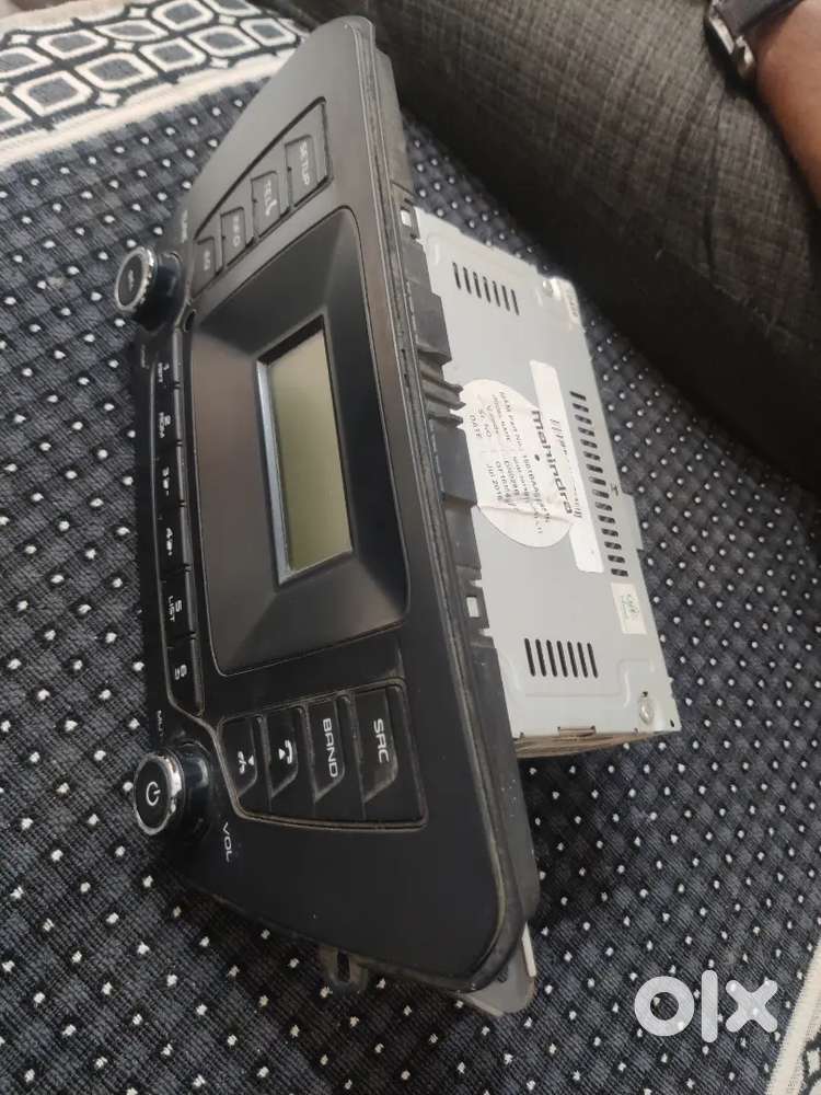 car radio or audio system for a Mahindra TUV300.
