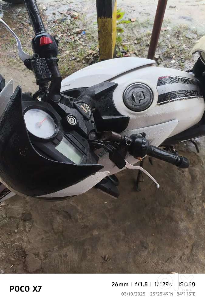 Tvs apache RTR 180 White ok condition