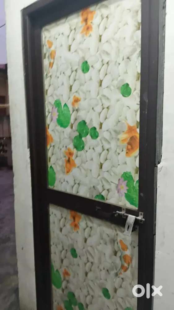 Need female partner, 1 big room with attached kitchen ,2000 only