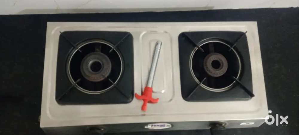 Gas stove with 2 burner