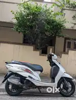 TVS Wego Lady Driven