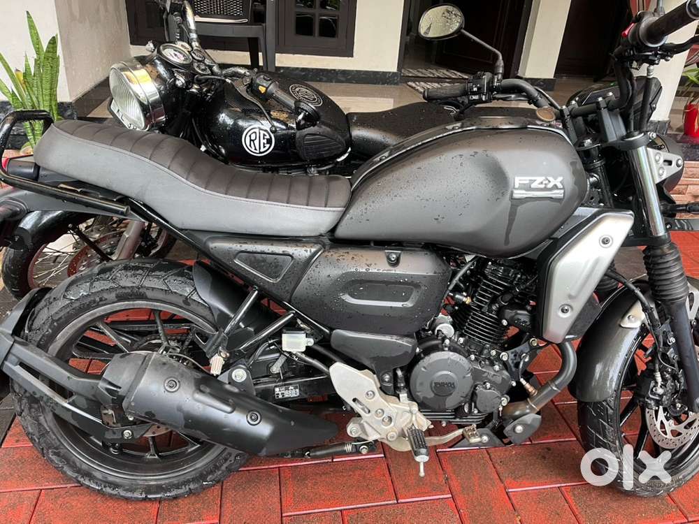 YAMAHA FZ X 2023 November Single owner Showroom service