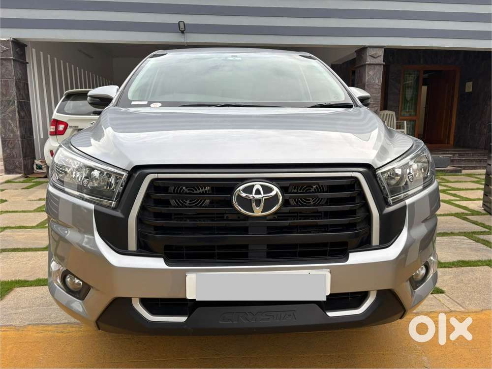 Toyota Innova Crysta [2020-ongoing] 2.4 GX 8 STR, 2023, Diesel