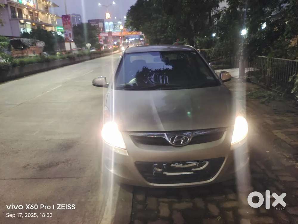 Hyundai i20 2011  for sale very good condition and good average in CNG